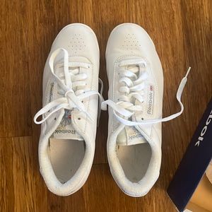 Reebok princess sneakers size 9 wide